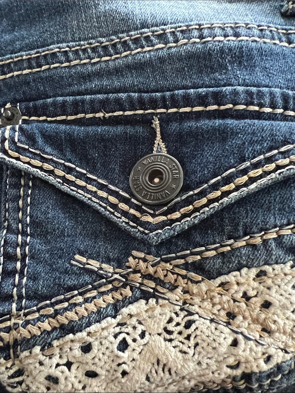 Vanilla Star Capri Jeans Crochet Flap Pocket Stretch Denim Women’s Size 11 - Picture 9 of 16